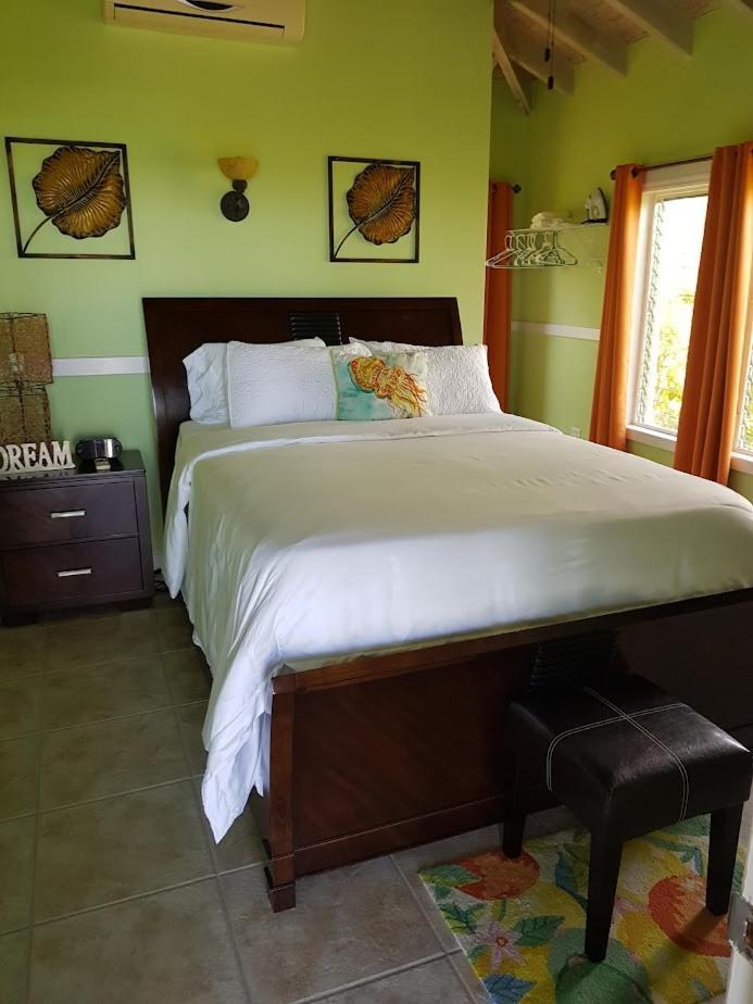 Harbor Breeze Villas Clarence Town Exterior foto