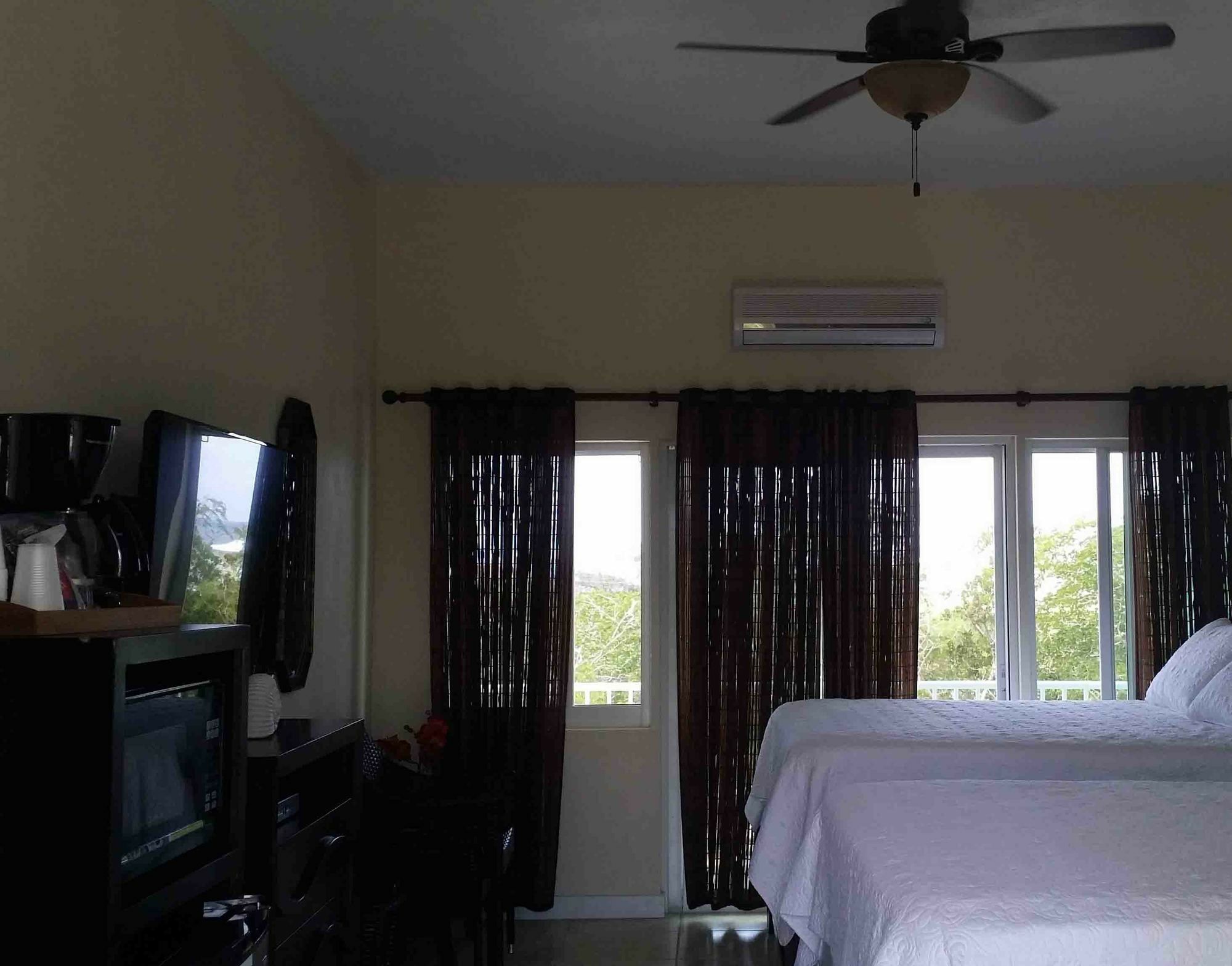 Harbor Breeze Villas Clarence Town Exterior foto